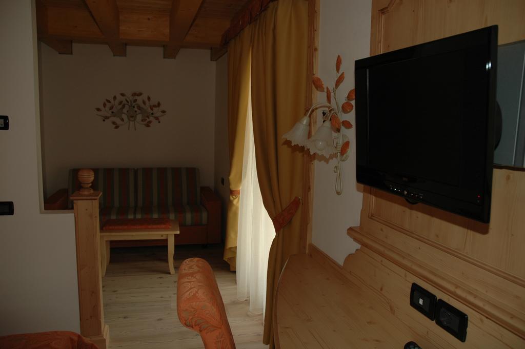 Residence Garni Il Giglio コンメッツァドゥーラ 部屋 写真
