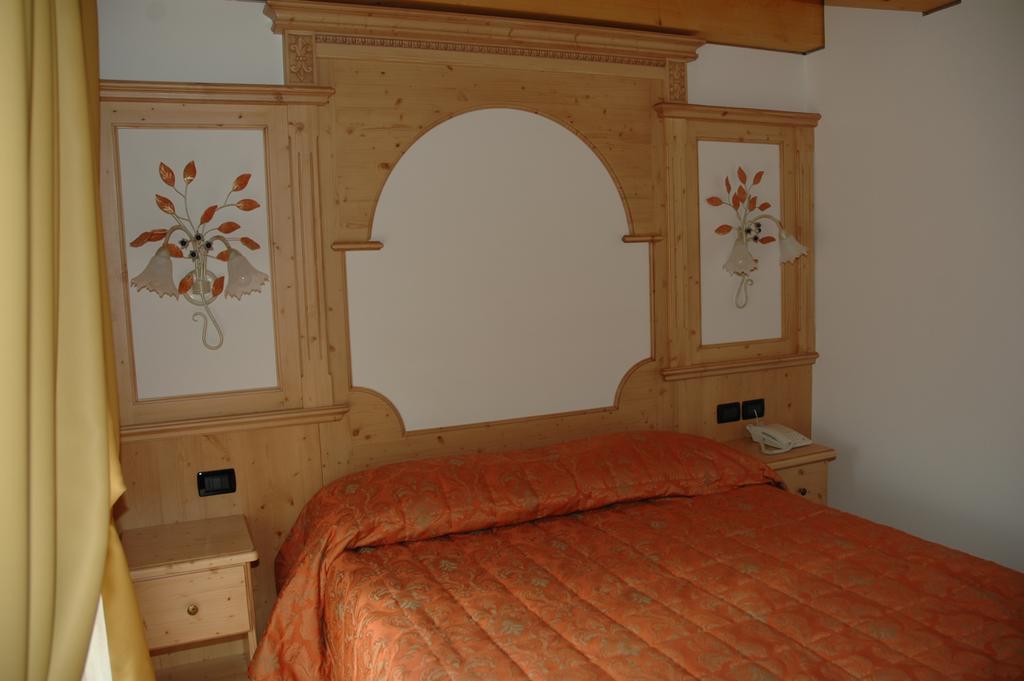 Residence Garni Il Giglio コンメッツァドゥーラ 部屋 写真