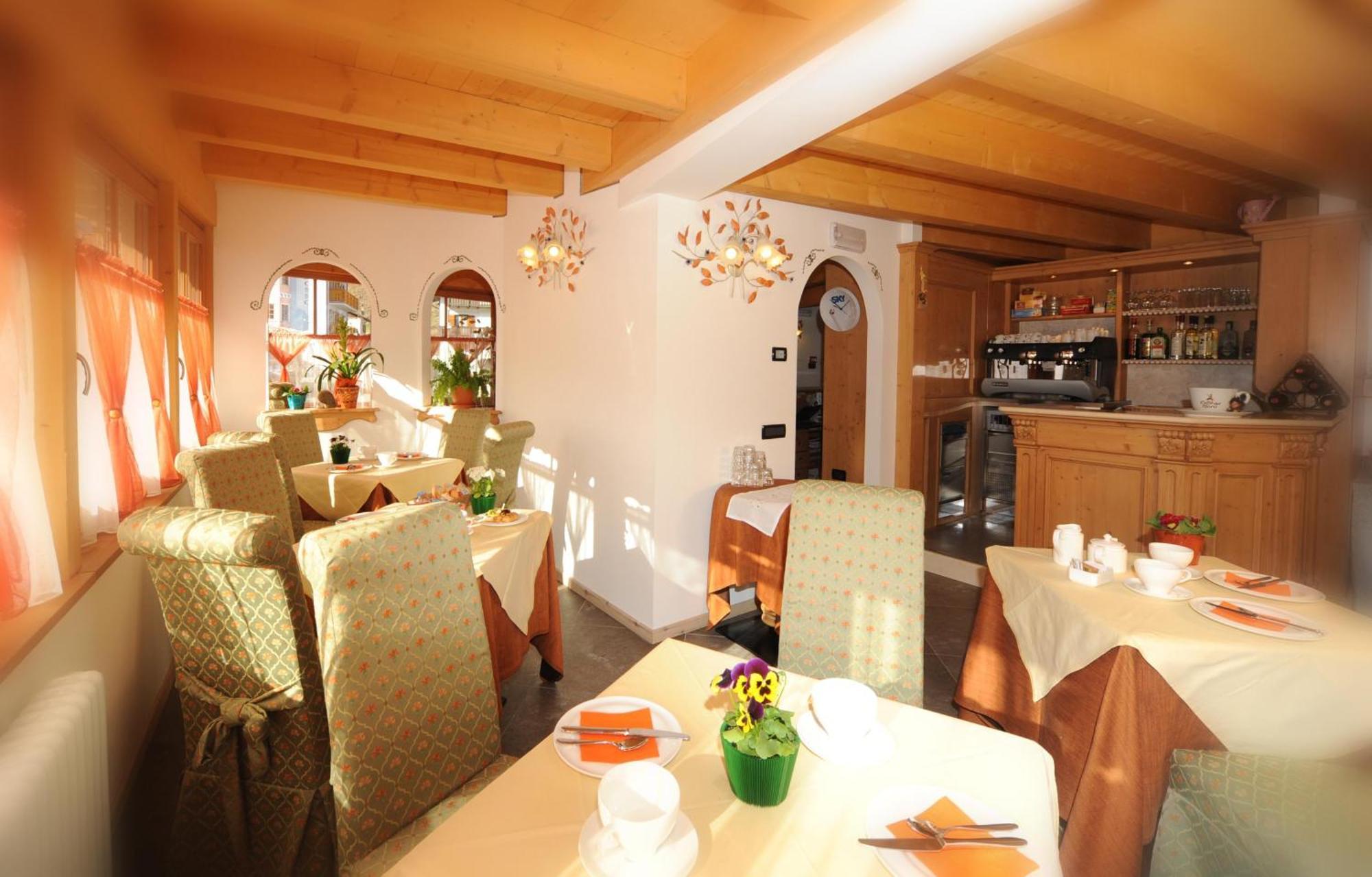 Residence Garni Il Giglio コンメッツァドゥーラ エクステリア 写真