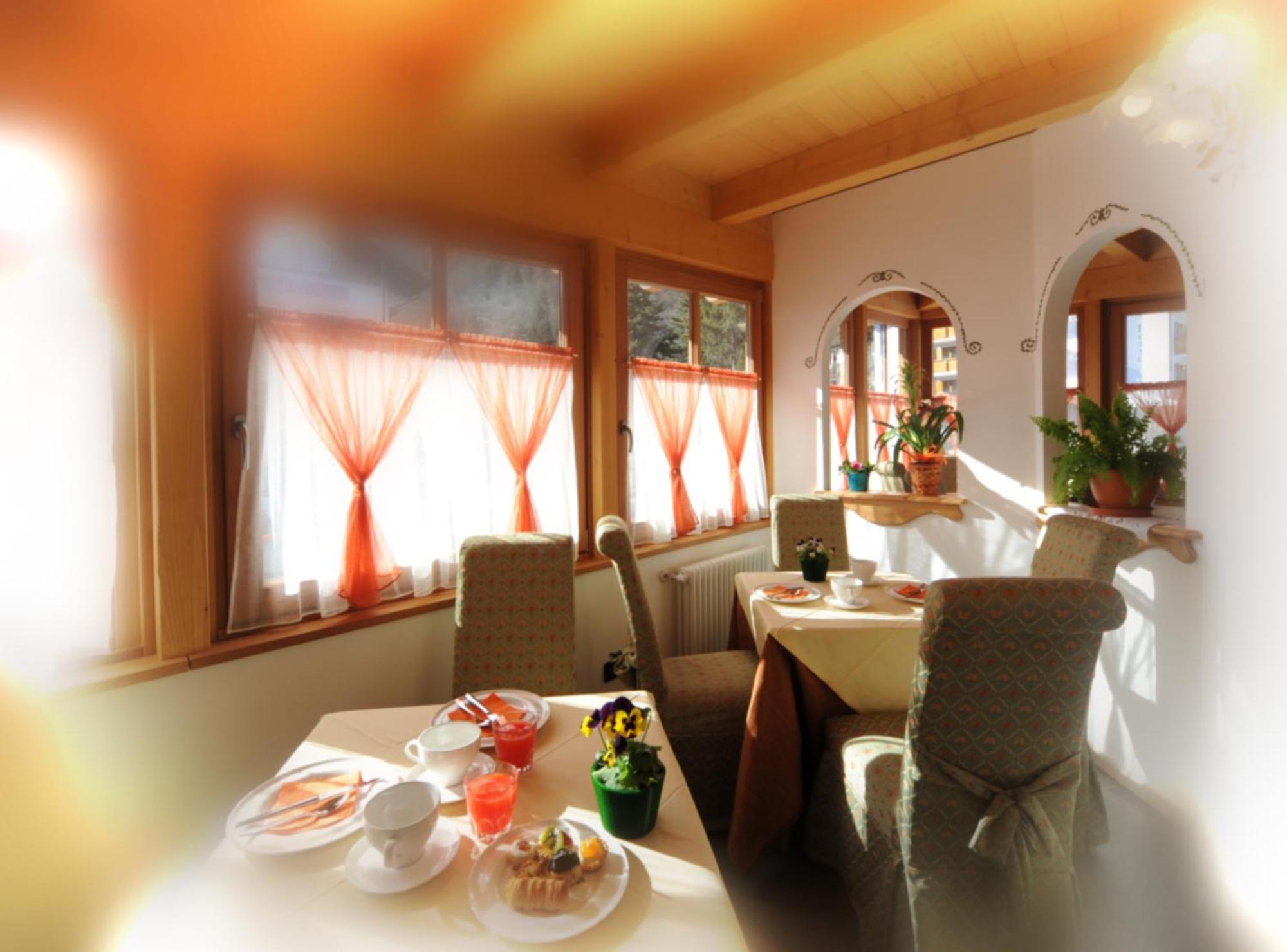 Residence Garni Il Giglio コンメッツァドゥーラ エクステリア 写真