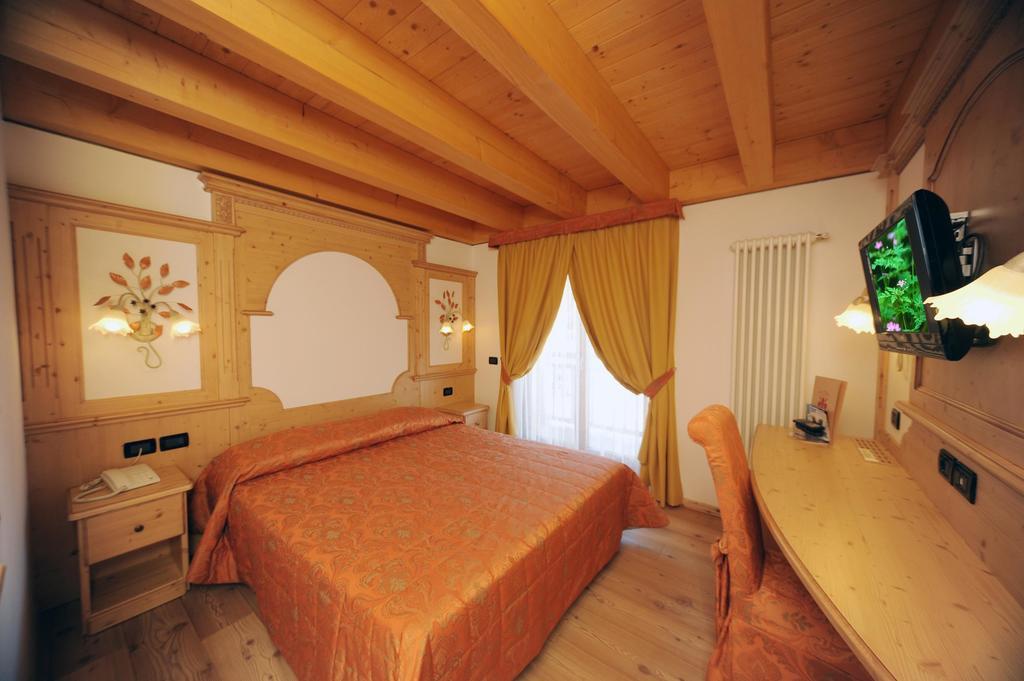 Residence Garni Il Giglio コンメッツァドゥーラ エクステリア 写真